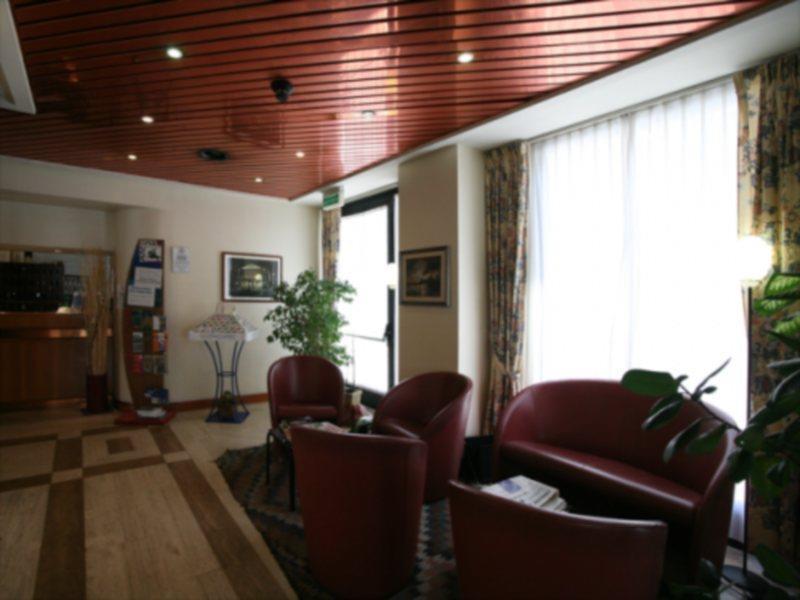 The City Hotel Ancona Bagian luar foto